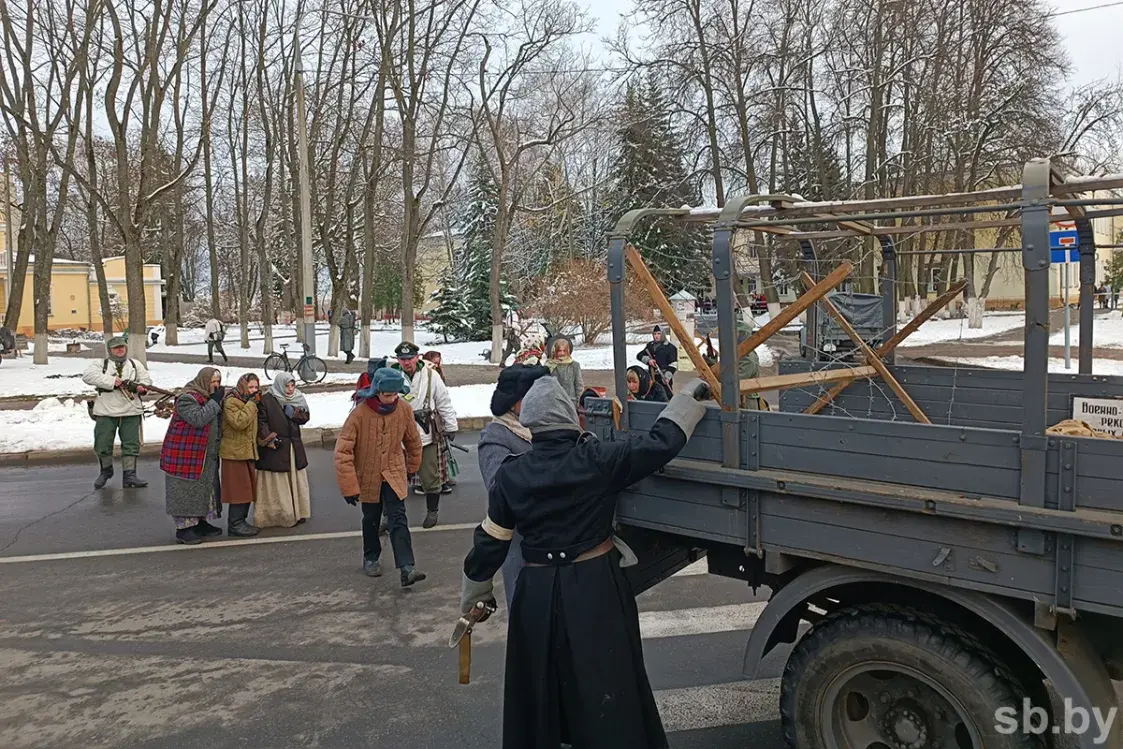 У Гомелі паказалі рэканструкцыю аднаго з баёў 1943 года