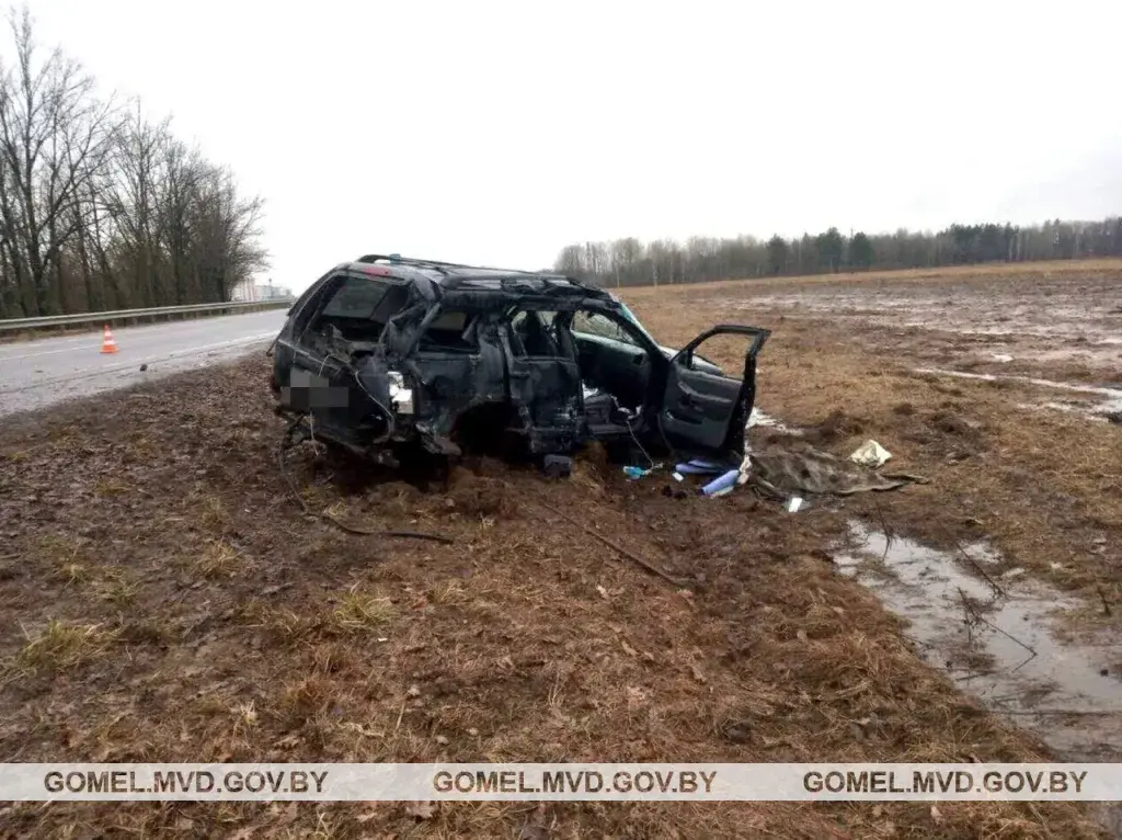 У аварыі пад Рагачовам загінуў чалавек, яшчэ пяцярых шпіталізавалі