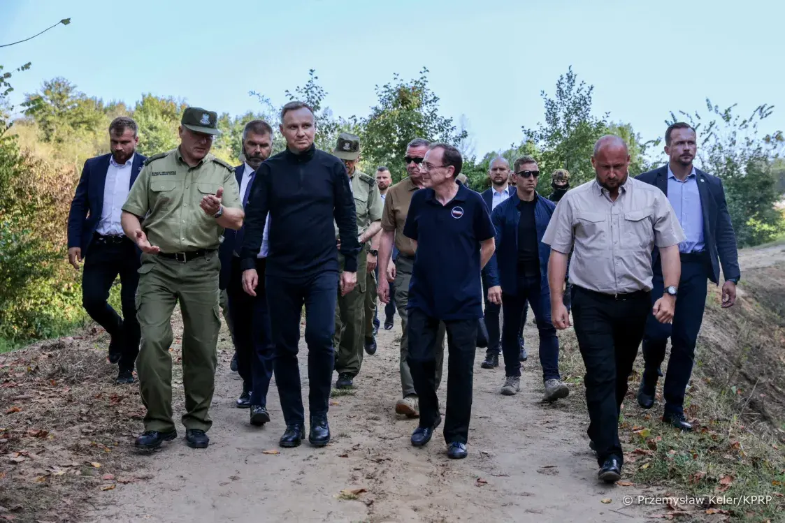 Прэзідэнт Польшчы прыехаў да мяжы з Беларуссю і Украінай