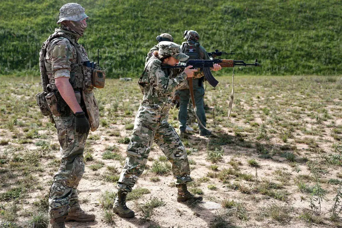 Мадэляў Нацыянальнай школы прыгажосці звазілі на палігон