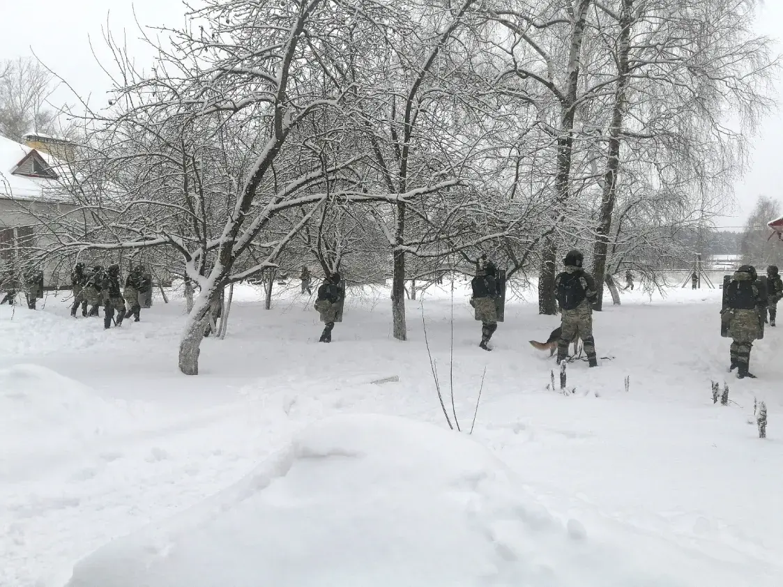 У Оршы школьнікаў вучылі, як трэба разганяць людзей