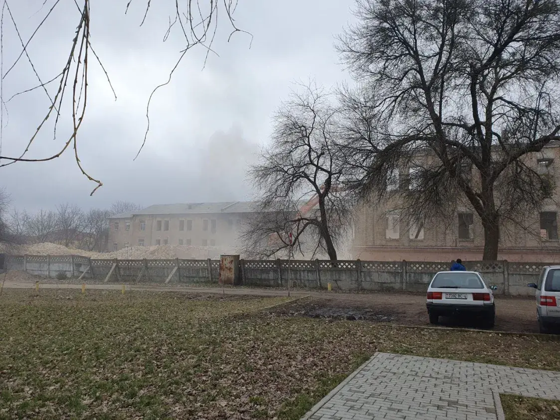 У Гродне руйнуюць казармы ХІХ стагоддзя