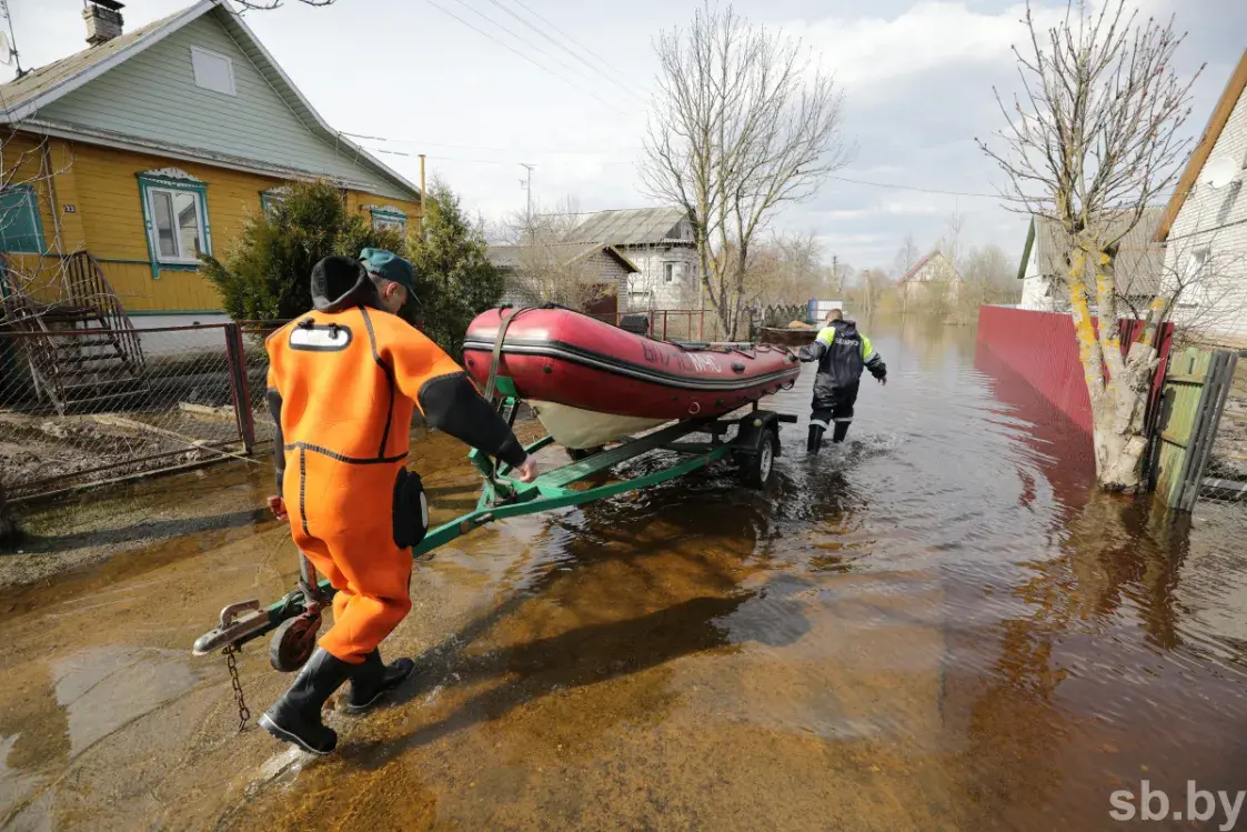 У Верхнядзвінску пад вадой цэлая вуліца