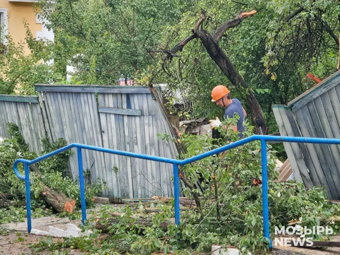 Ураган пакінуў Мазыр без святла і вады