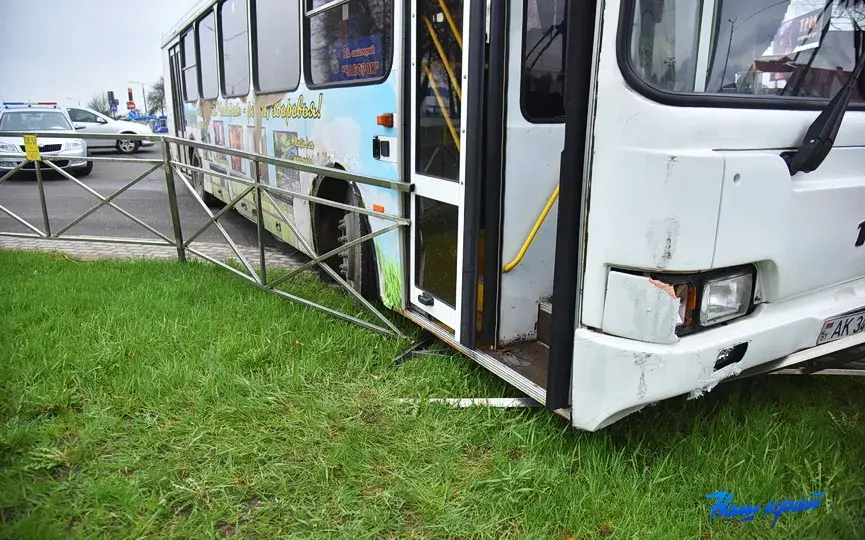 У Баранавічах у аварыю трапіў аўтобус, які вёз людзей у санаторый