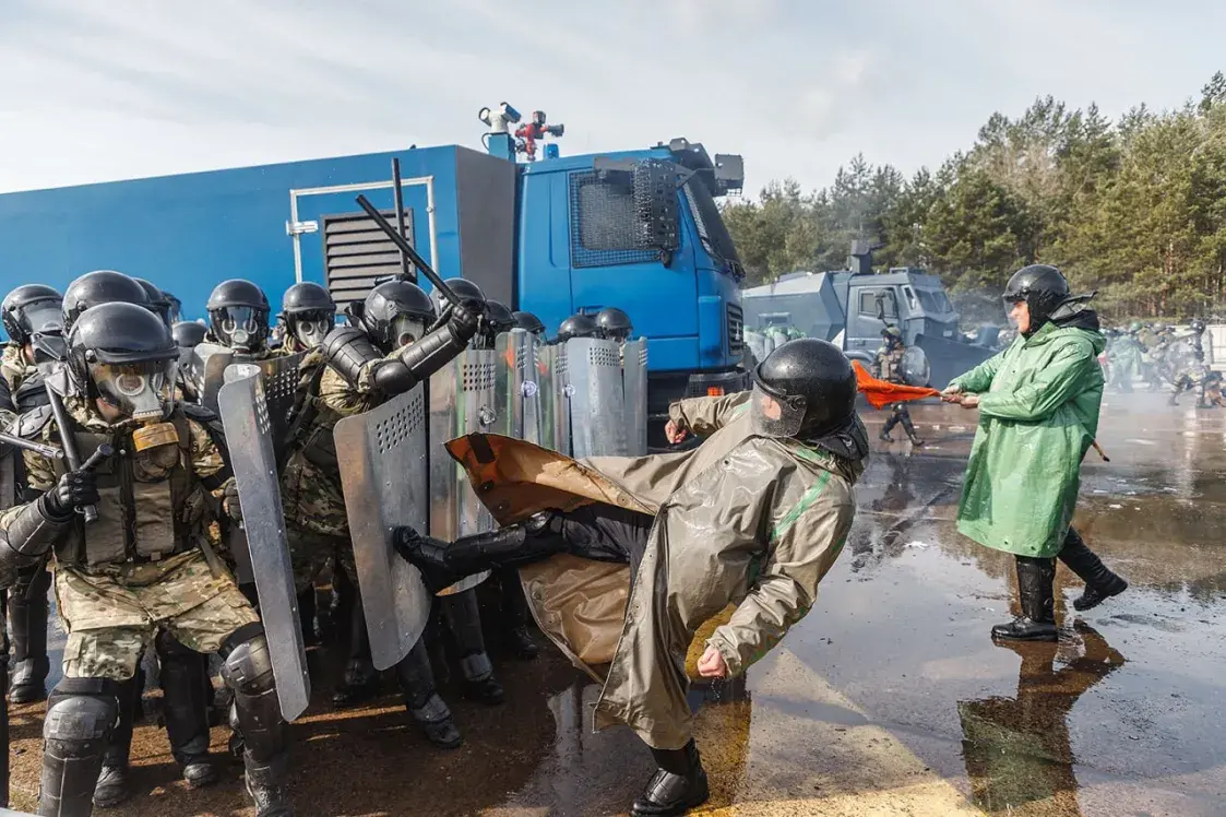 Унутраныя войскі трэніраваліся змагацца з "масавымі беспарадкамі" ў Мінску