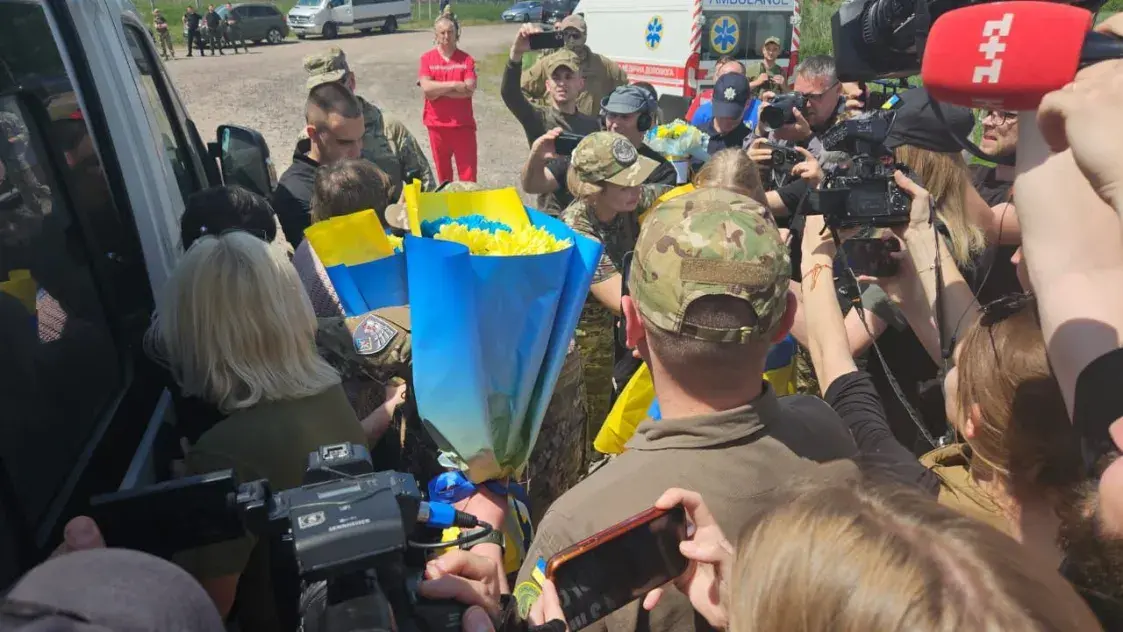 Украіна вярнула з палону 75 чалавек — Зяленскі