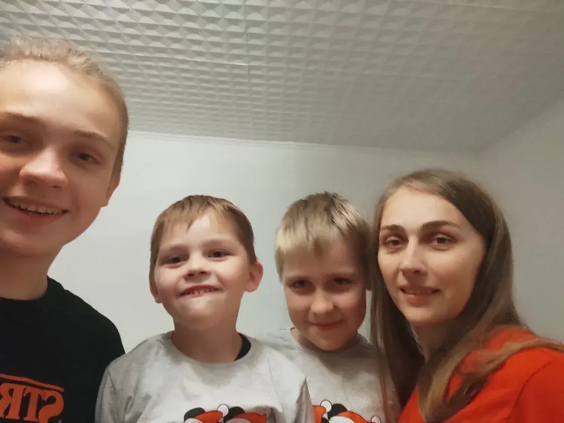 “Угрожали отправить детей по разным детдомам”: история “пытки” многодетной мамы 