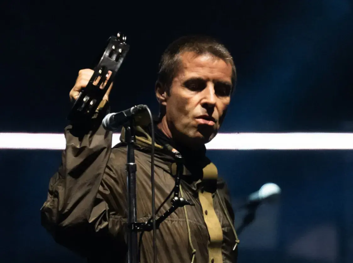 Группа Oasis вернулась на сцену спустя 16 лет 