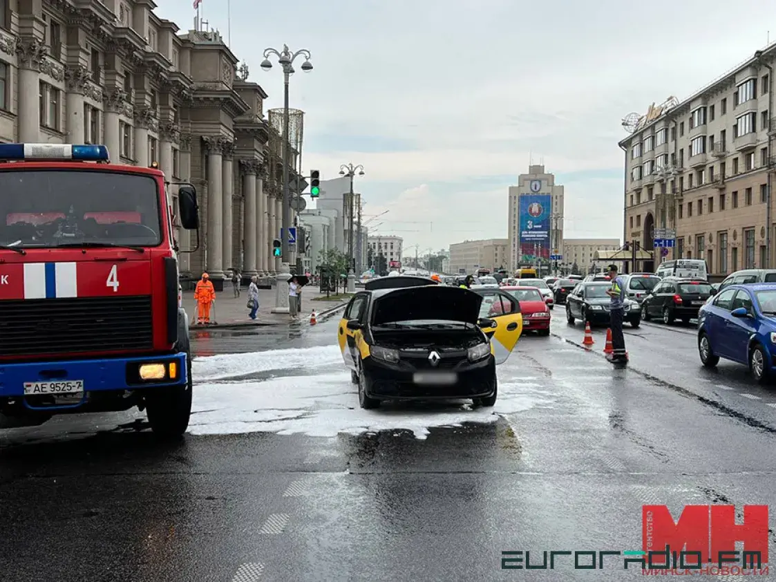 У цэнтры Мінска ў аўтамабілі таксі выбухнуў газавы балон