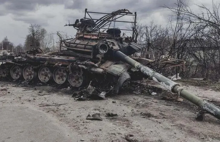 Подбитый российский танк
