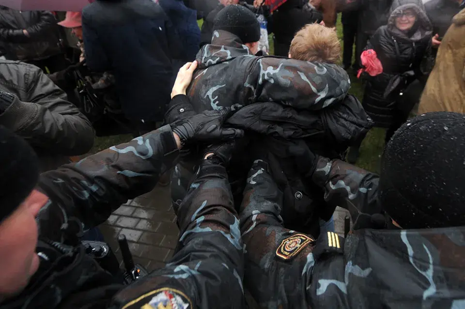 Зміцер Дашкевіч сарваў адкрыццё помніка Леніну (фота, відэа)