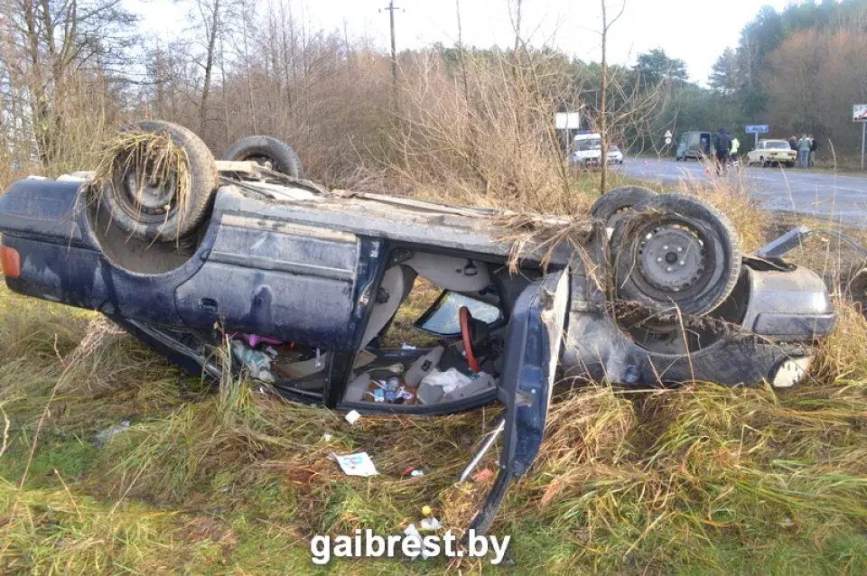 У Брэсцкім раёне дзіцячае крэсла зберагло дзіця ад траўмаў падчас ДТЗ (фота)