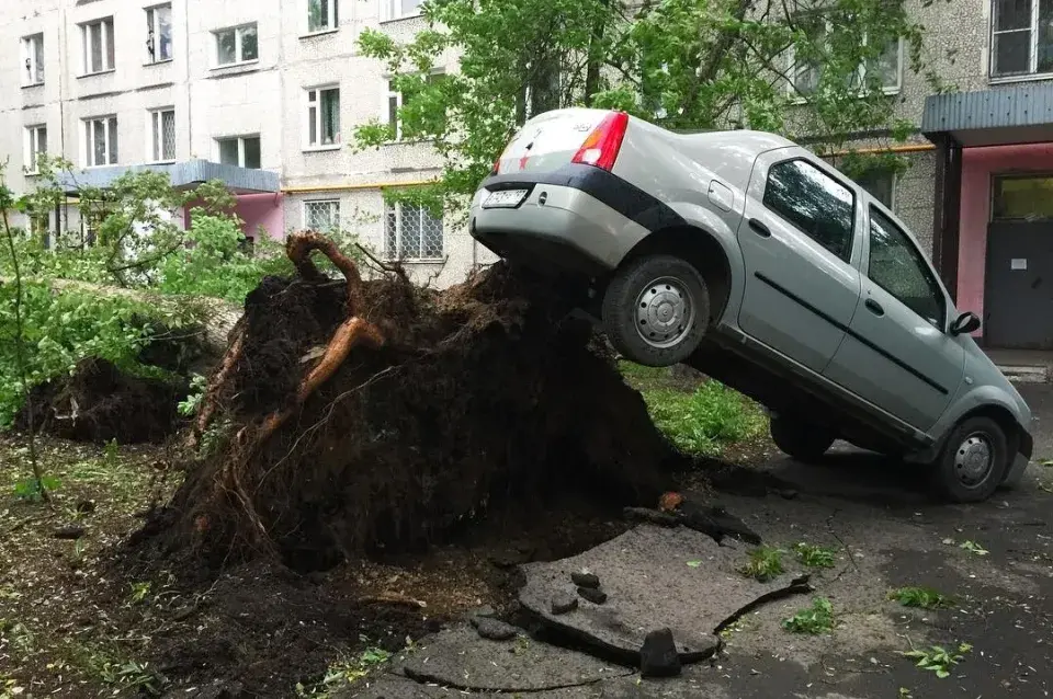 Ураган у Маскве, загінулі 11 чалавек. Фота, відэа