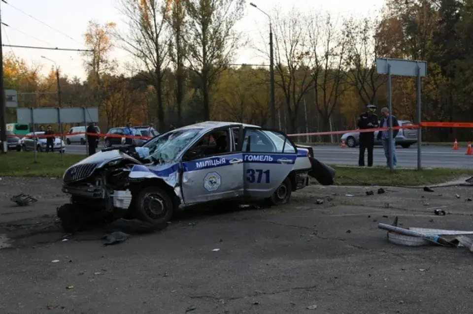 У Гомелі аўтамабіль ДАІ трапіў у ДТЗ, шпіталізаваныя два інспектары