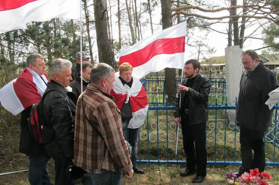 Грамадскія актывісты ўшанавалі памяць жыхароў в.Дражна, загінулых ад партызанаў