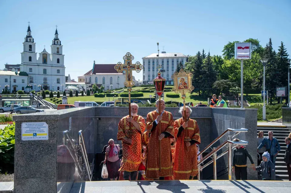 "Каб гэтага не паўтарылася": хрэсны ход у Мінску ў памяць пра трагедыю на Нямізе