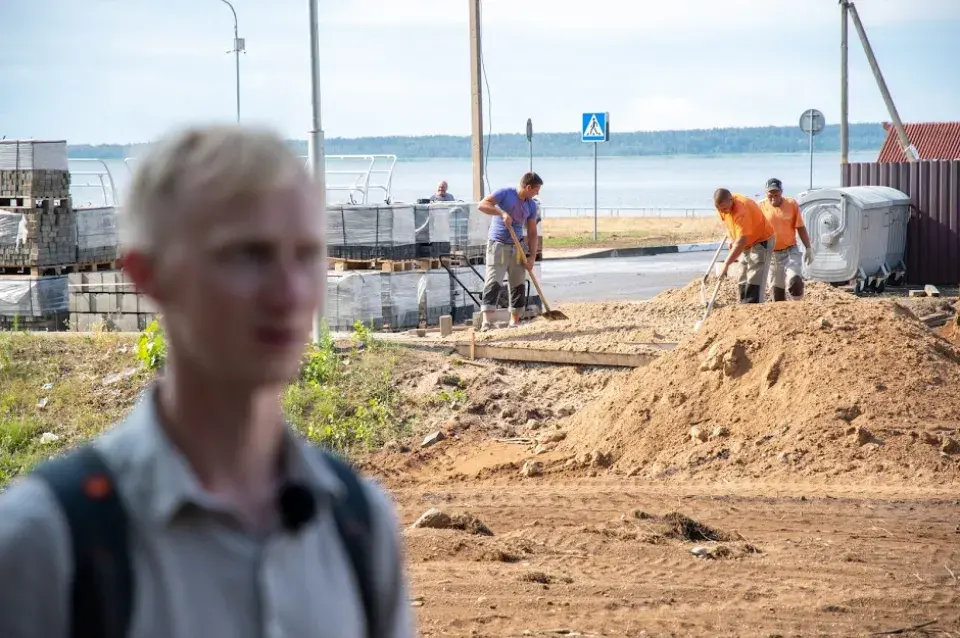 “Тры апазіцыянеры, два чыноўнікі”: Галляш Сялява і беларуская Ібіца ў Браславе 