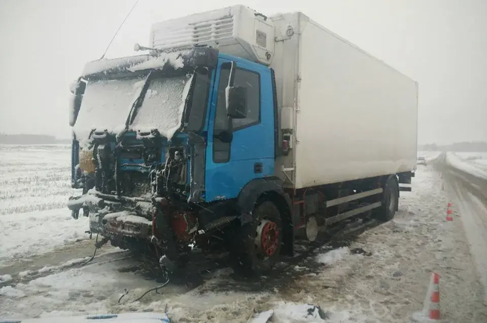 У аўтааварыі ў Пастаўскім раёне загінула сям'я з трох чалавек