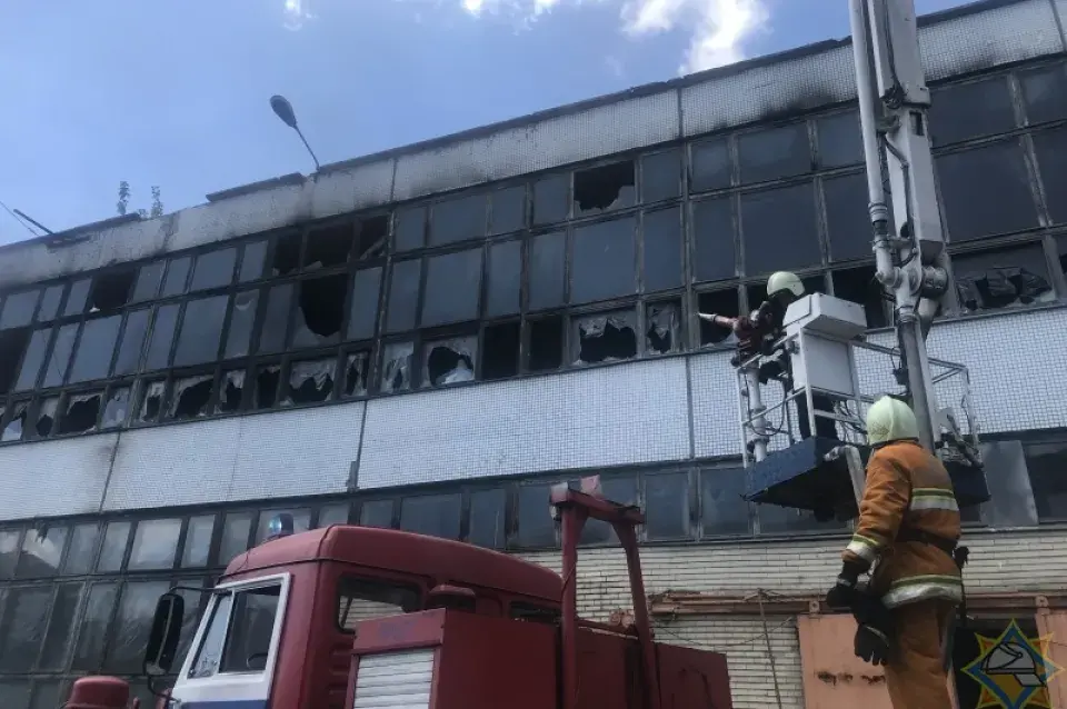 У Брэсце гарэў неэксплуатаваны цэх мэблевай фабрыкі