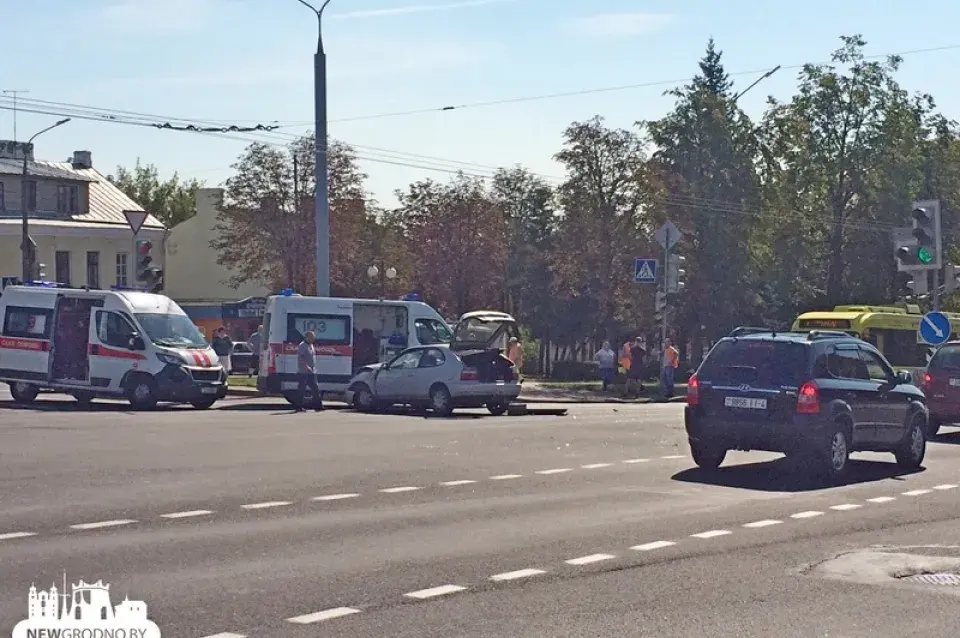 У Гродне падчас ДТЗ з акна машыны выкінула 9-гадовага хлопчыка