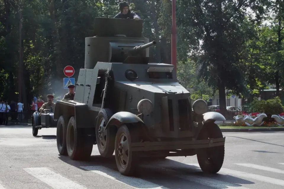 Як у Брэсце святкавалі "апошні мірны дзень" (фотарэпартаж)