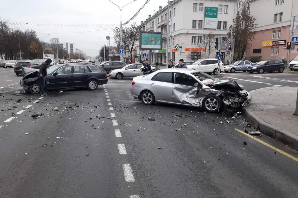 Аварыя часткова перакрыла рух на праспекце Незалежнасці ў Мінску