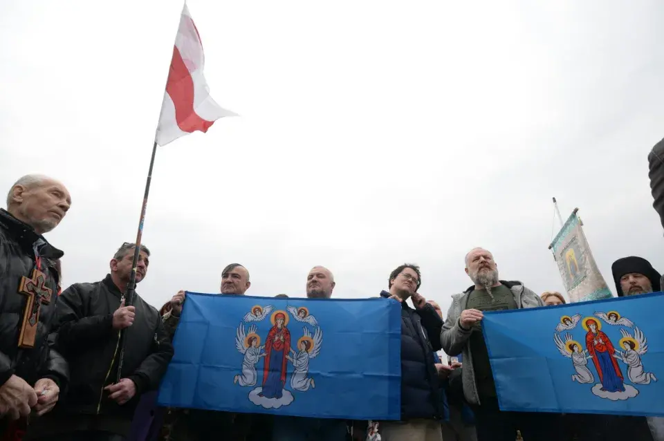 На малебен за Курапаты ў Мінску прыйшло каля 150 чалавек