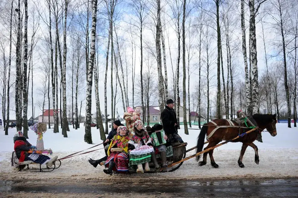 Як Каляду на дуба цягнулі