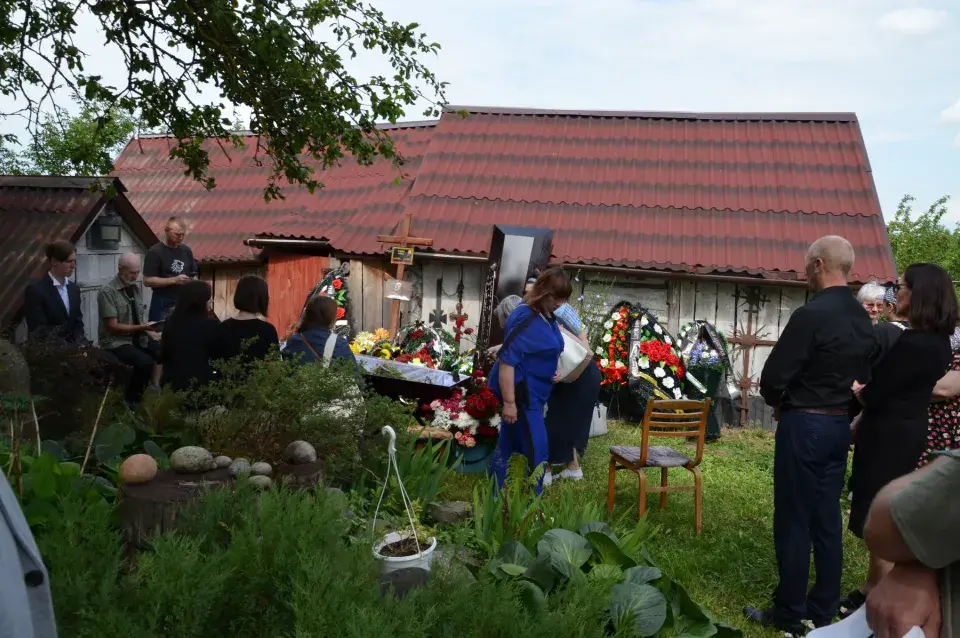 З'явіліся здымкі з пахавання Алеся Пушкіна