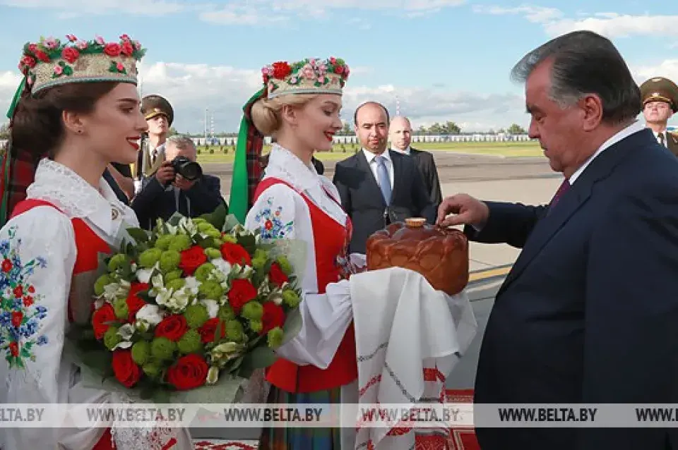 У Мінск прыляцеў прэзідэнт Таджыкістана Эмамалі Рахмон