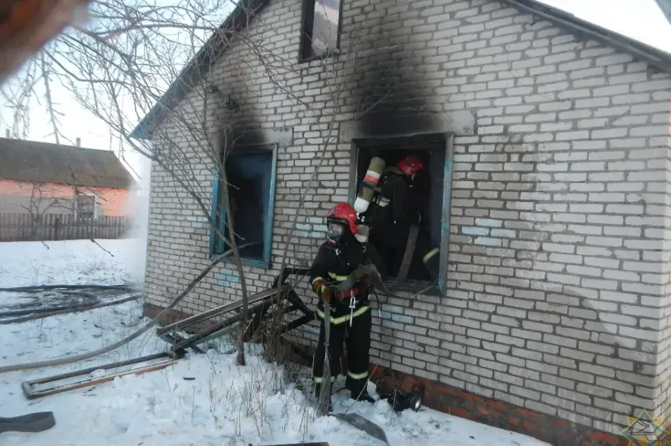 На пажары ў Рэчыцкім раёне загінуў мужчына