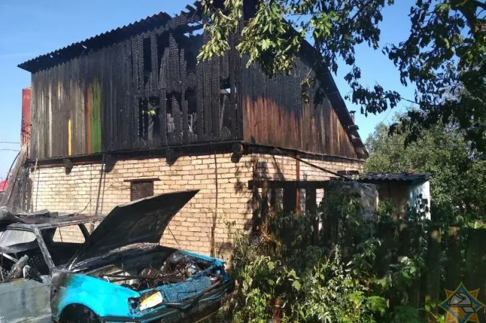 Шасцігадовы хлопчык пад Талачыном спаліў аўтамабіль суседа (фота)