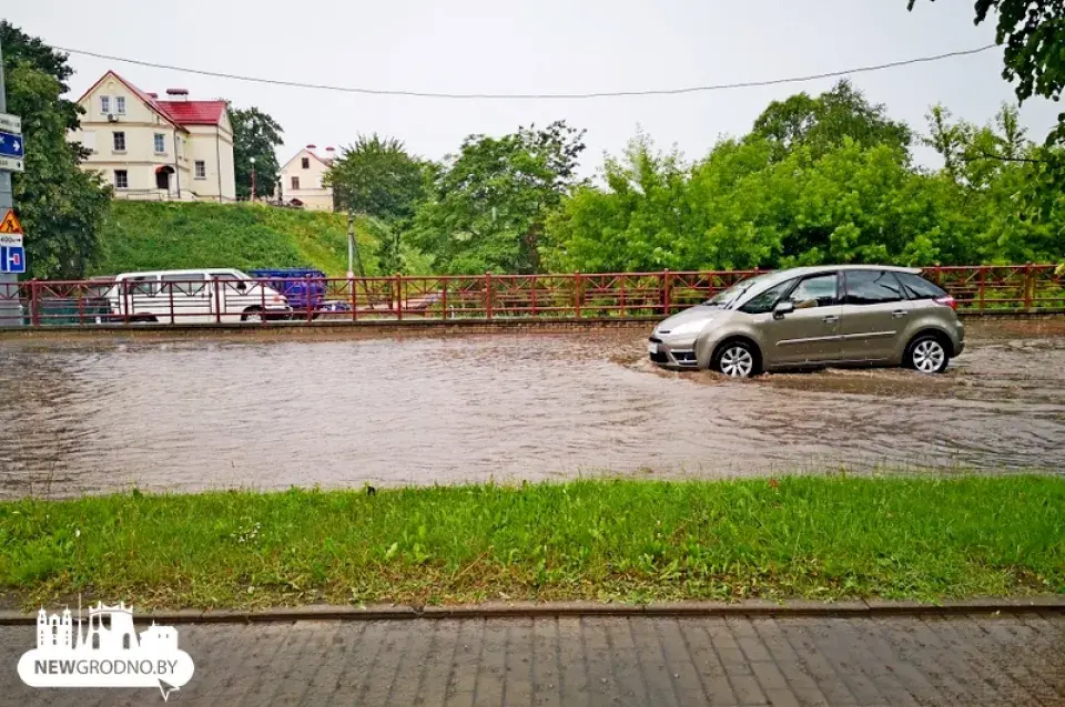 Залева затапіла цэнтр Гродна (фота, відэа)