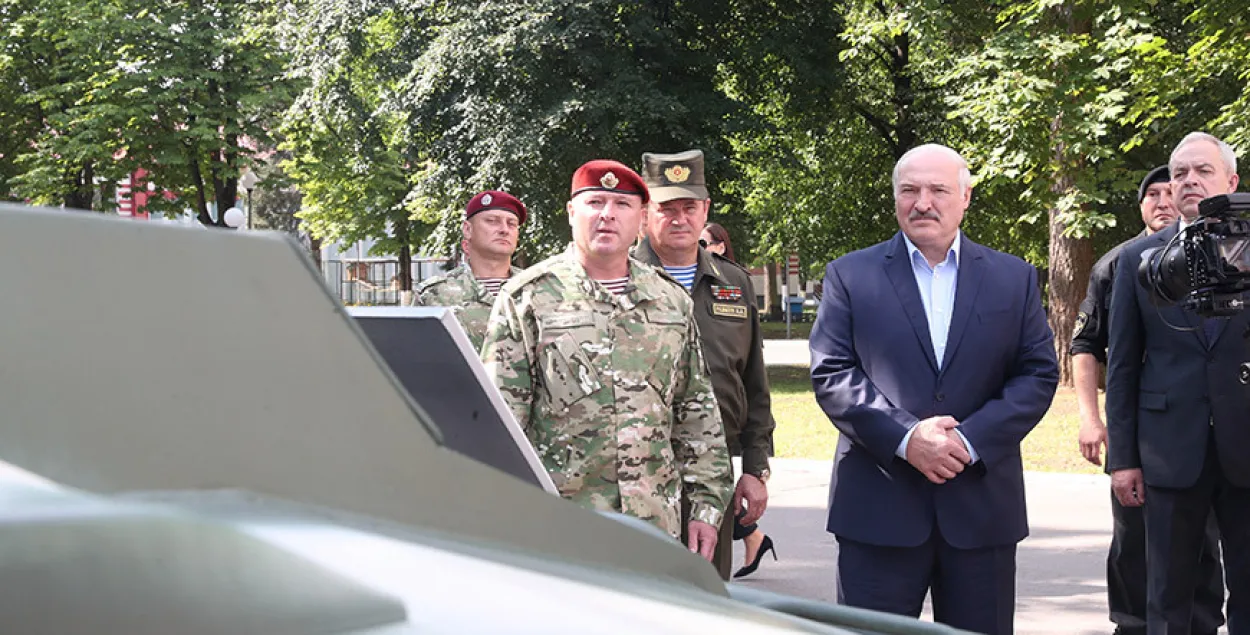Лукашэнка: у нас няма верталётных грошай