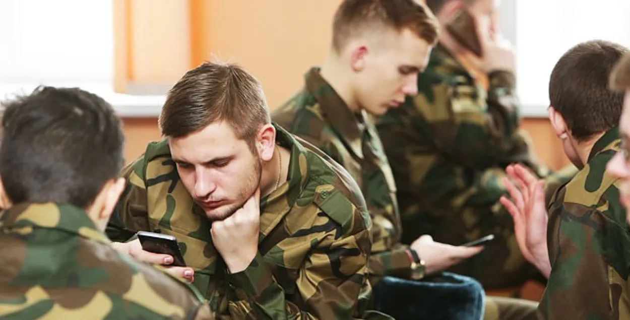 У Віцебску салдата прыціснула машынай, ён у рэанімацыі