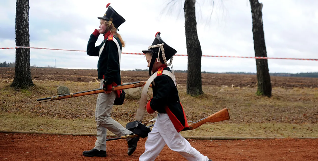 Пад Барысавам рэканструявалі бітву 1812 года (фота)