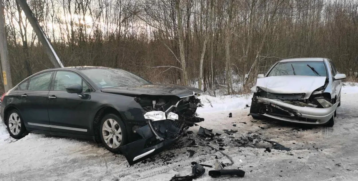 У лабавым сутыкненні легкавікоў пад Полацкам пацярпела дзіця