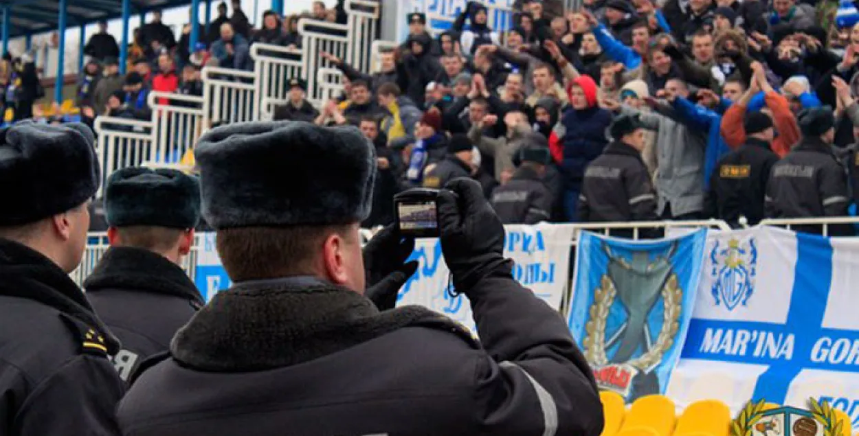 Актывіста АГП запісалі ў фанаты і запрасілі ў РУУС на размову пра тэрарызм