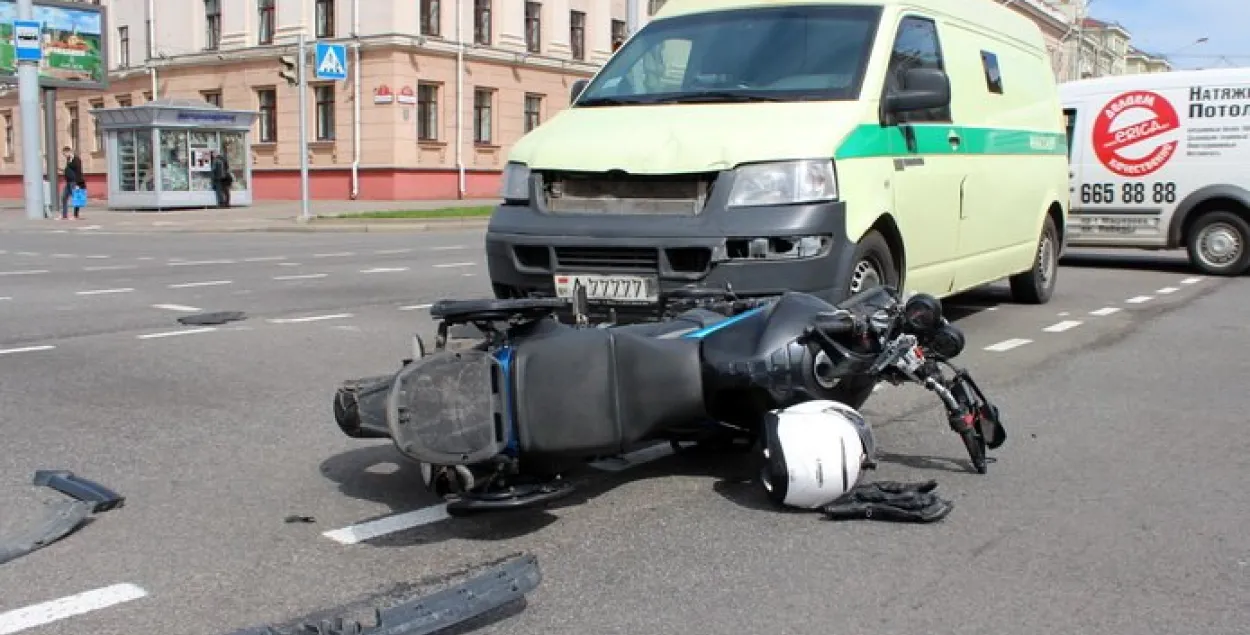 Байкеры пра ДТЗ з інспектарам ДАІ: прадухіліць аварыю было практычна немагчыма