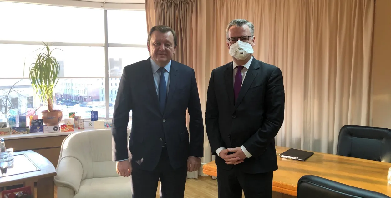 Як два бакі падалі інфармацыю пра сустрэчу прадстаўнікоў Беларусі і ЕС
