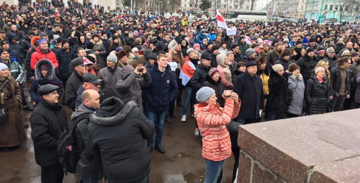 У Гомелі прайшла акцыя супраць “дэкрэту аб дармаедах” (відэа)