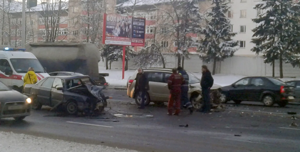 Пасля ДТЗ ва Уруччы ў Мінску ўтварыўся вялізны дарожны затор