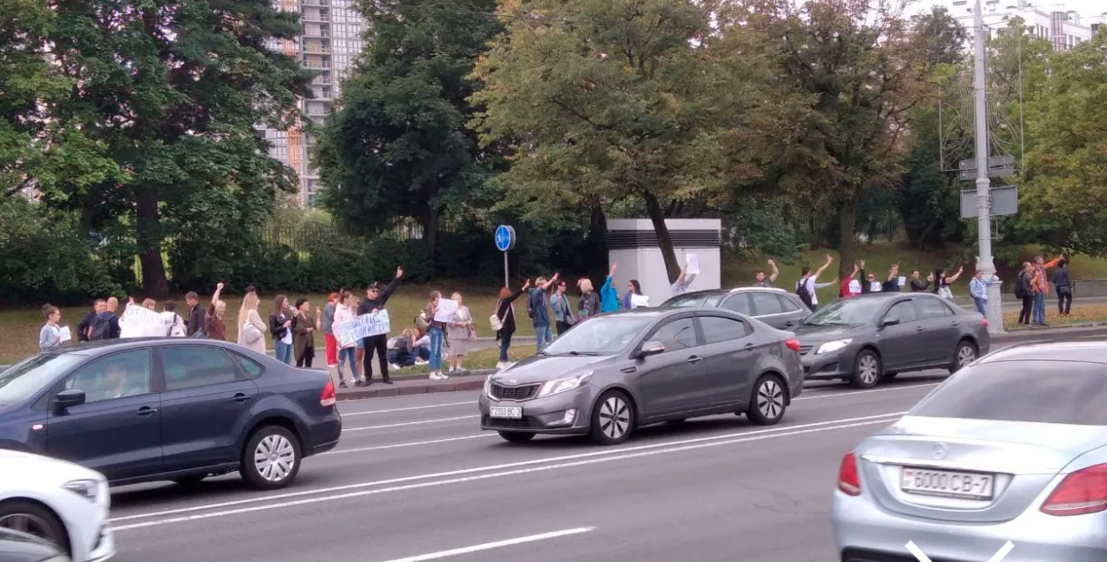 У Мінску працягваюць пратэставаць супрацоўнікі БТ