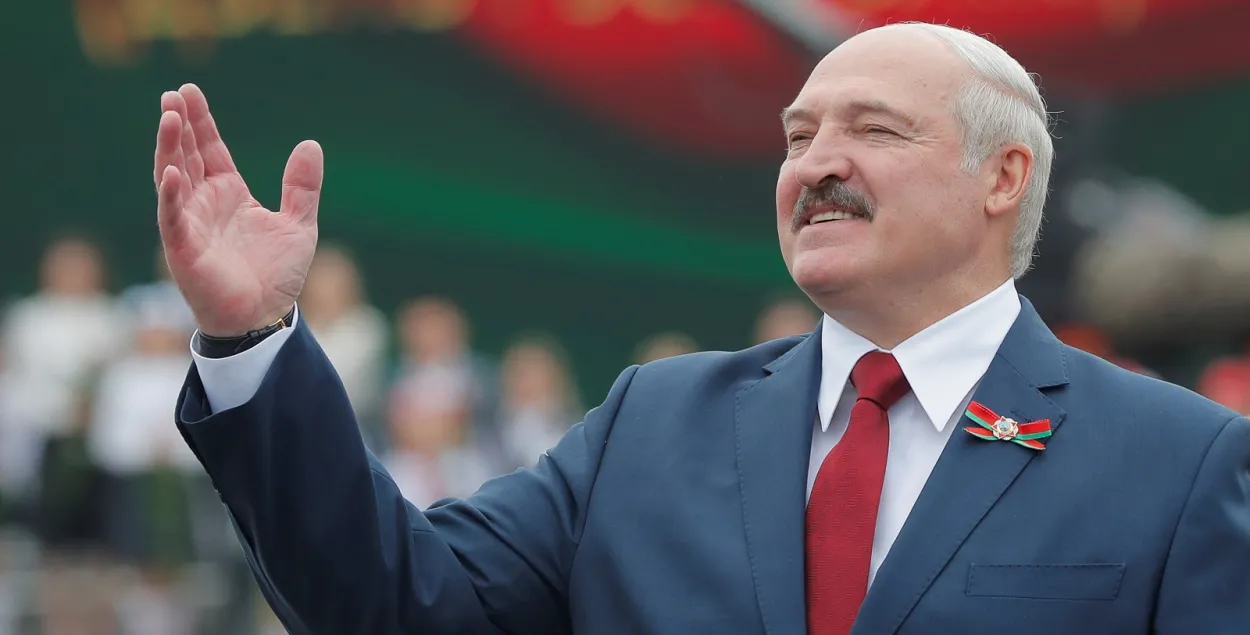 Лукашэнка: пакуль бог з намі