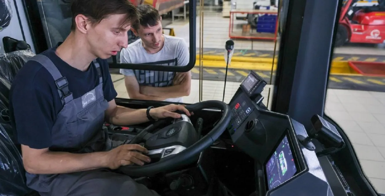 У Краснаярску тры месяцы збіралі першы тралейбус, яго кузаў прывезлі з Беларусі