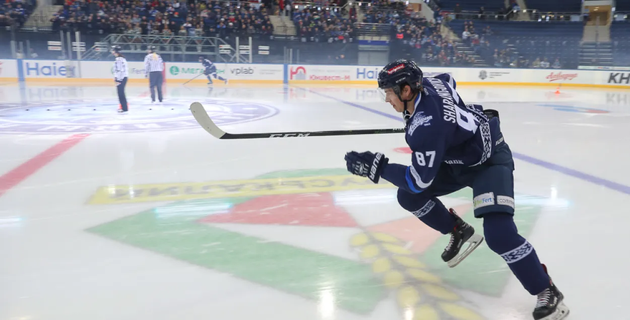 Герой поединка Егор Шарангович / hcdinamo.by​