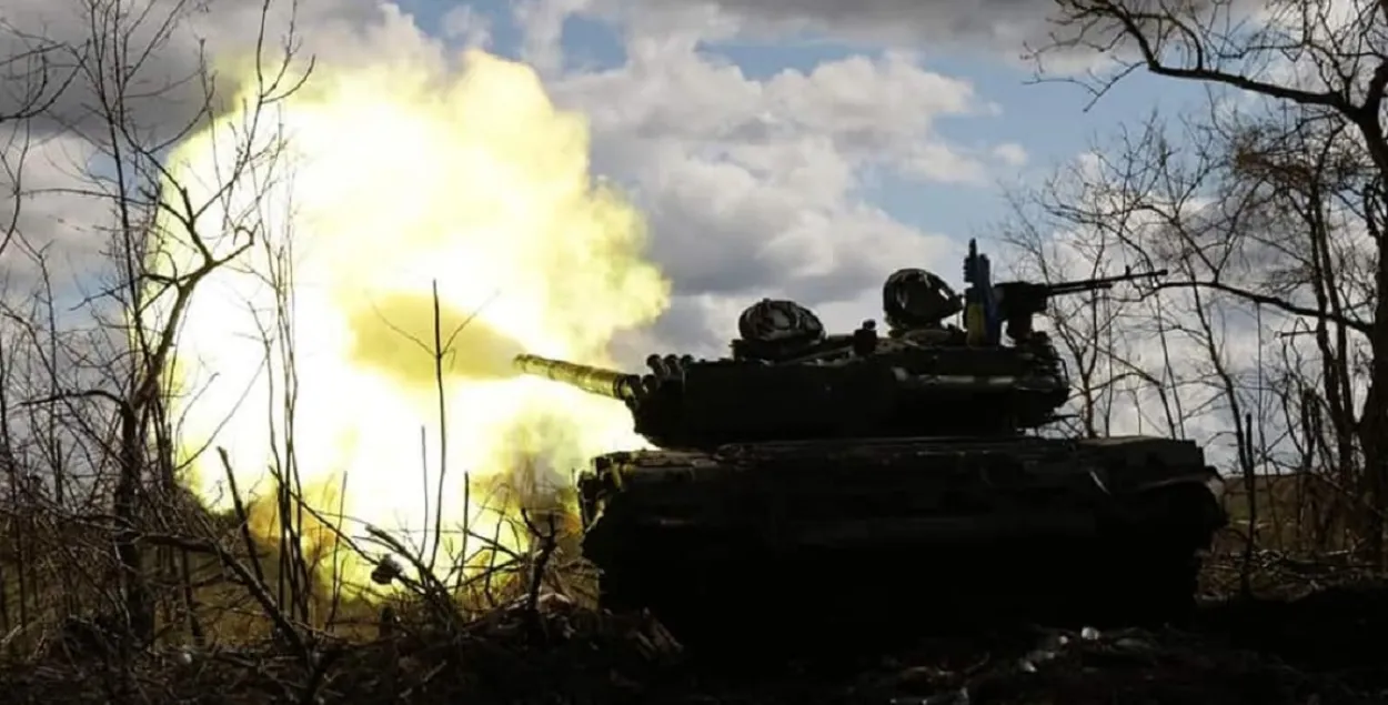 Военные
