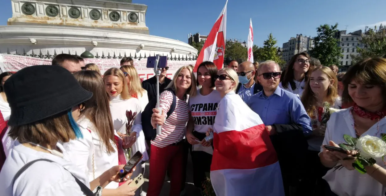 Светлана Тихановская во время встречи / Фото Юрия Сафронова