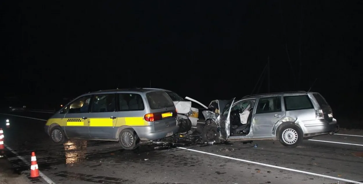 У Ваўкавыскім раёне ў ДТЗ загінуў адзін чалавек, чацвёра трапілі ў бальніцу